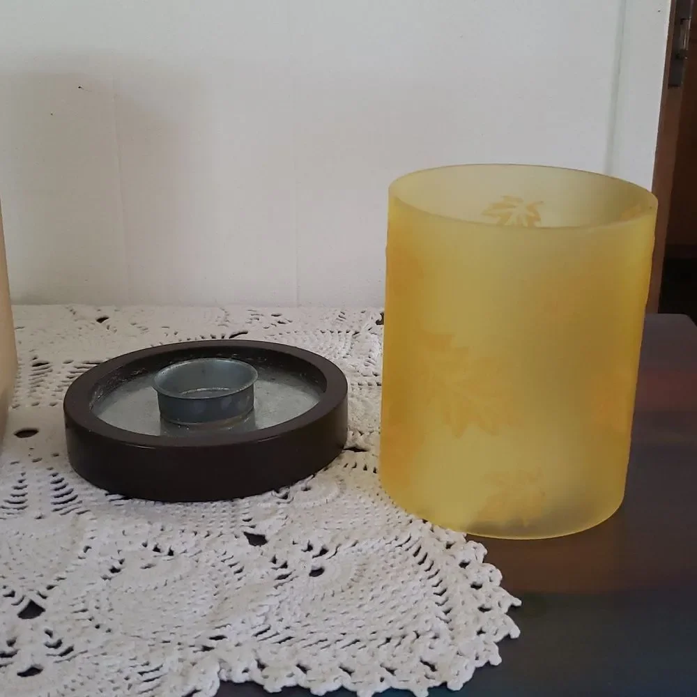 Vintage Avon Flocked Leaf Tealight Tea Light Candle Holder